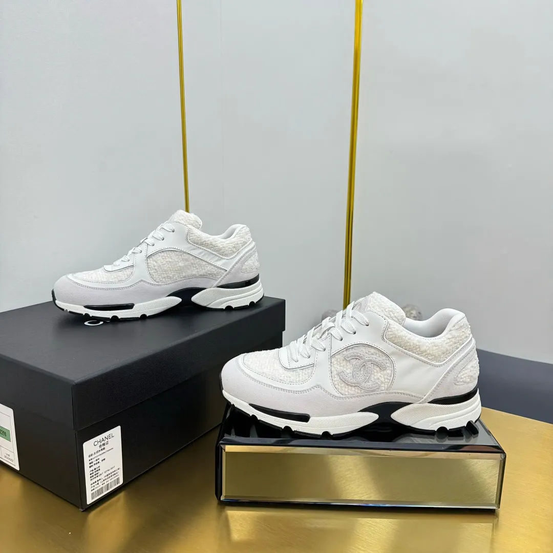 👟👟Ex-factory price 660👟👟 Top version, original quality! ! ! Chanel Chanel - 2025 casual sports shoes, the top casual sports shoes in the counter, this classic design; the upper is electro-embroidered with a variety of techniques; the outsole is fashionable and sporty; the extraordinary inclusion of a variety of color matching elements... The diversified mix and match is very beautiful and versatile, casual, fashionable, sports and outdoor can be taken into account... ꫛꫀꪝ Go➫ Materials: ❶Upper: Original first-layer cowhide ❷Inner: Sheepskin ❸Outsole is based on: original TPU combination outsole, full set of boutique packaging for women 35–41 👉